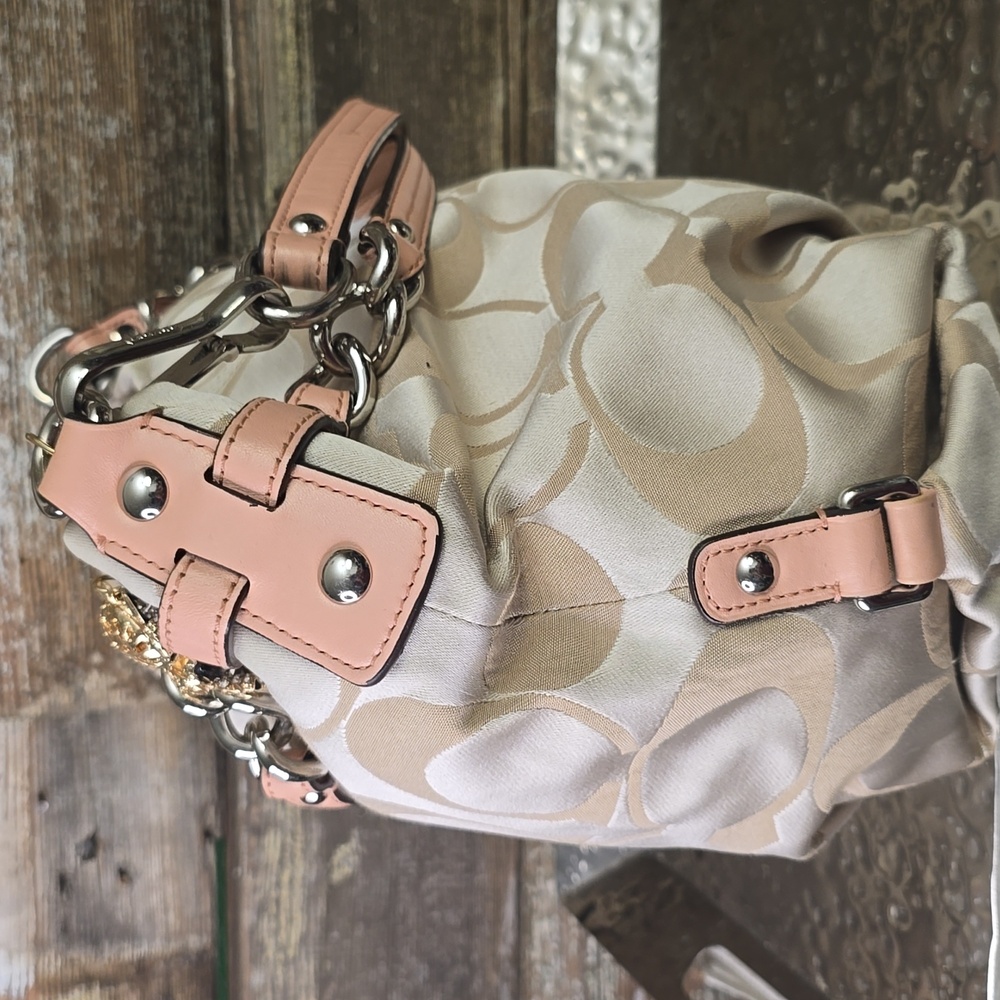 Coach Cream and Tan Shoulder Bag - Picture 3 of 10